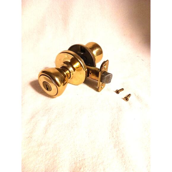 KWIKSET Keyed GOLD FINISH Round Entry FRONT DOOR Lock KNOB (No Key) - Picture 1 of 7